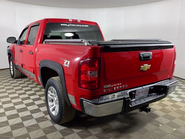2010 Victory Red Chevrolet Silverado 1500 LT 4X4 Truck