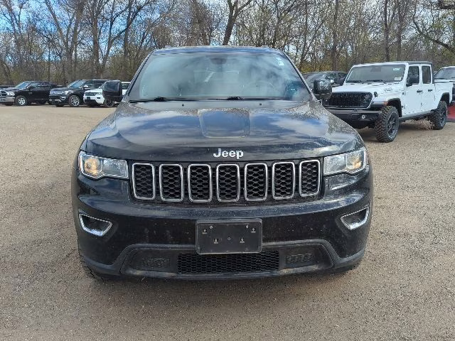2019 Black Jeep Grand Cherokee Laredo E 4X4 SUV