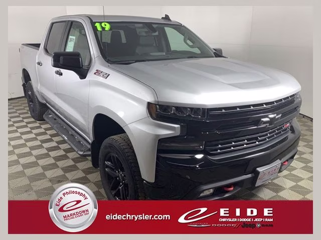 2019 Silver Ice Metallic Chevrolet Silverado 1500 LT Trail Boss 4X4 Truck