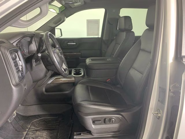 2019 Silver Ice Metallic Chevrolet Silverado 1500 LT Trail Boss 4X4 Truck