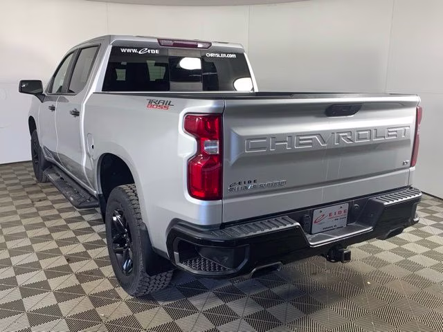2019 Silver Ice Metallic Chevrolet Silverado 1500 LT Trail Boss 4X4 Truck