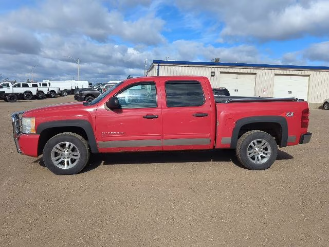 2010 Victory Red Chevrolet Silverado 1500 LT 4X4 Truck