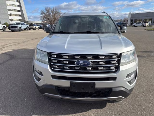 2016 Ingot Silver Metallic Ford Explorer XLT 4X4 SUV