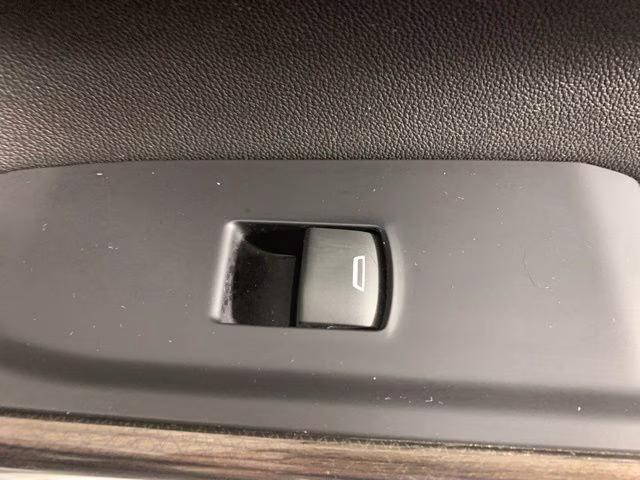 2019 Silver Ice Metallic Chevrolet Silverado 1500 LT Trail Boss 4X4 Truck