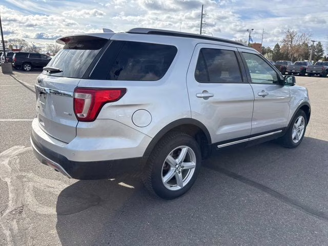 2016 Ingot Silver Metallic Ford Explorer XLT 4X4 SUV