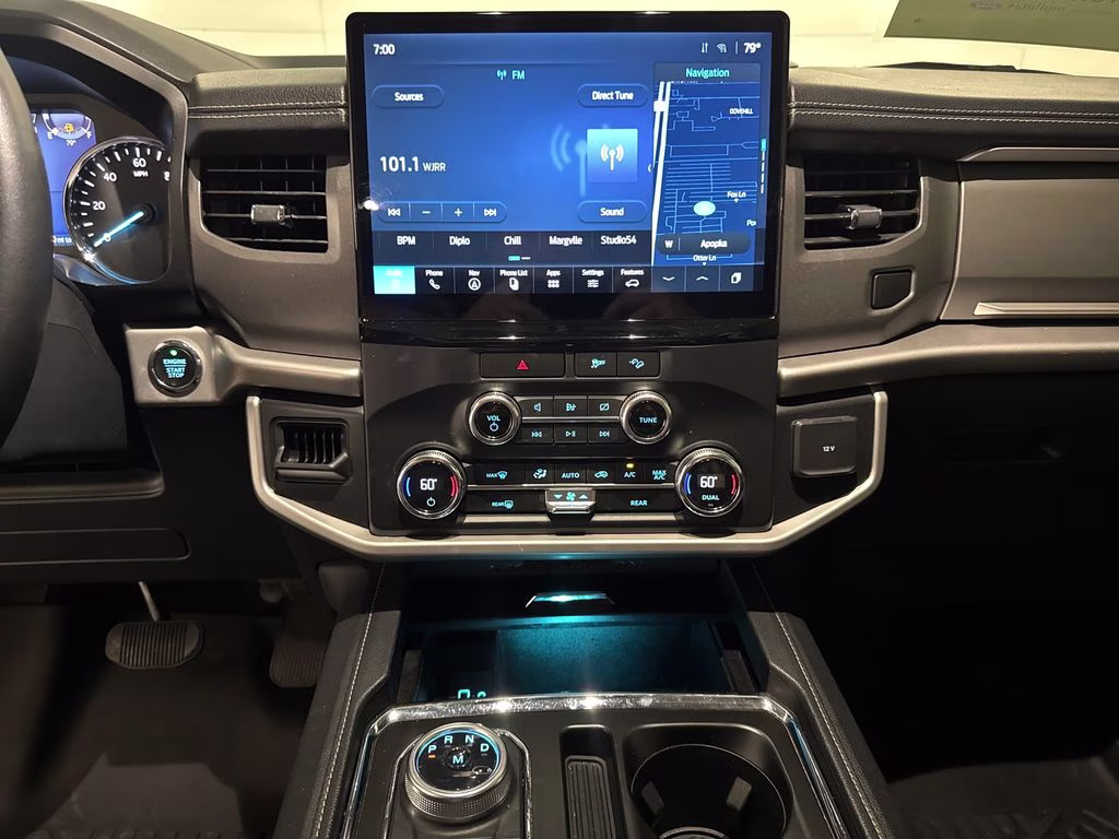 2022 Oxford White Ford Expedition XLT 4X4 SUV