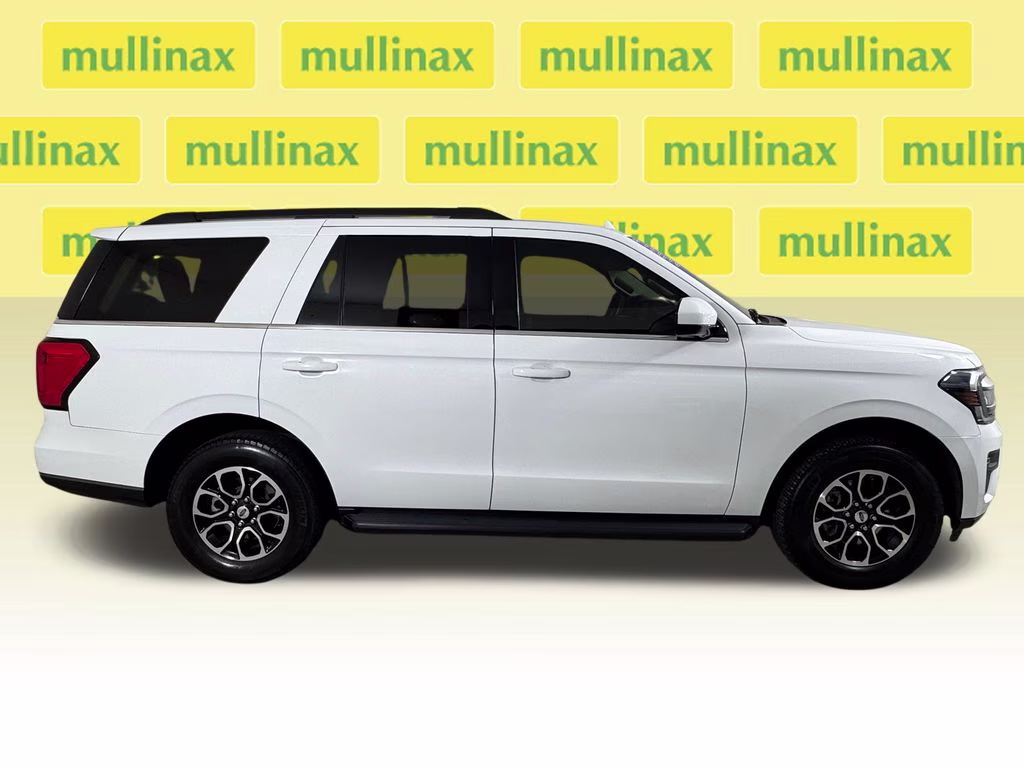 2022 Oxford White Ford Expedition XLT 4X4 SUV