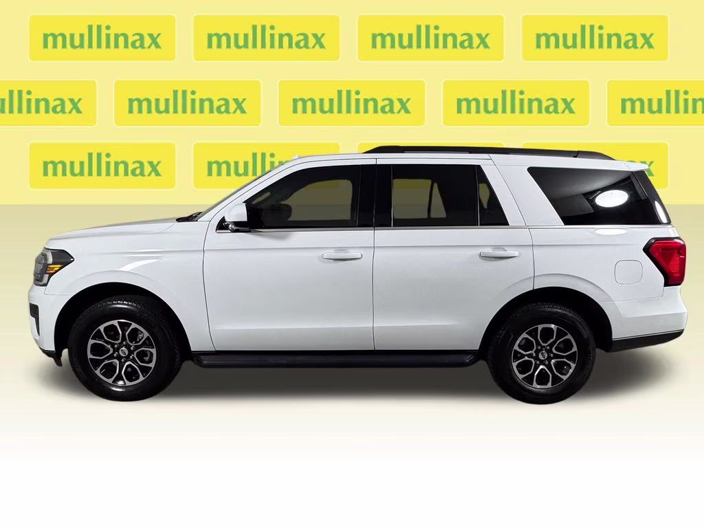 2022 Oxford White Ford Expedition XLT 4X4 SUV
