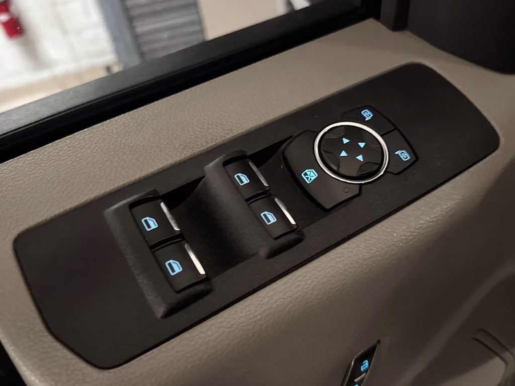 2020 Oxford White Ford Super Duty F-250 SRW XL 4X4 Truck