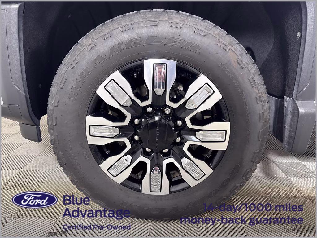2025 White Frost Tricoat GMC Sierra 3500HD Denali 4X4 Truck
