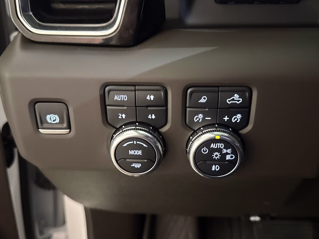 2025 White Frost Tricoat GMC Sierra 3500HD Denali 4X4 Truck