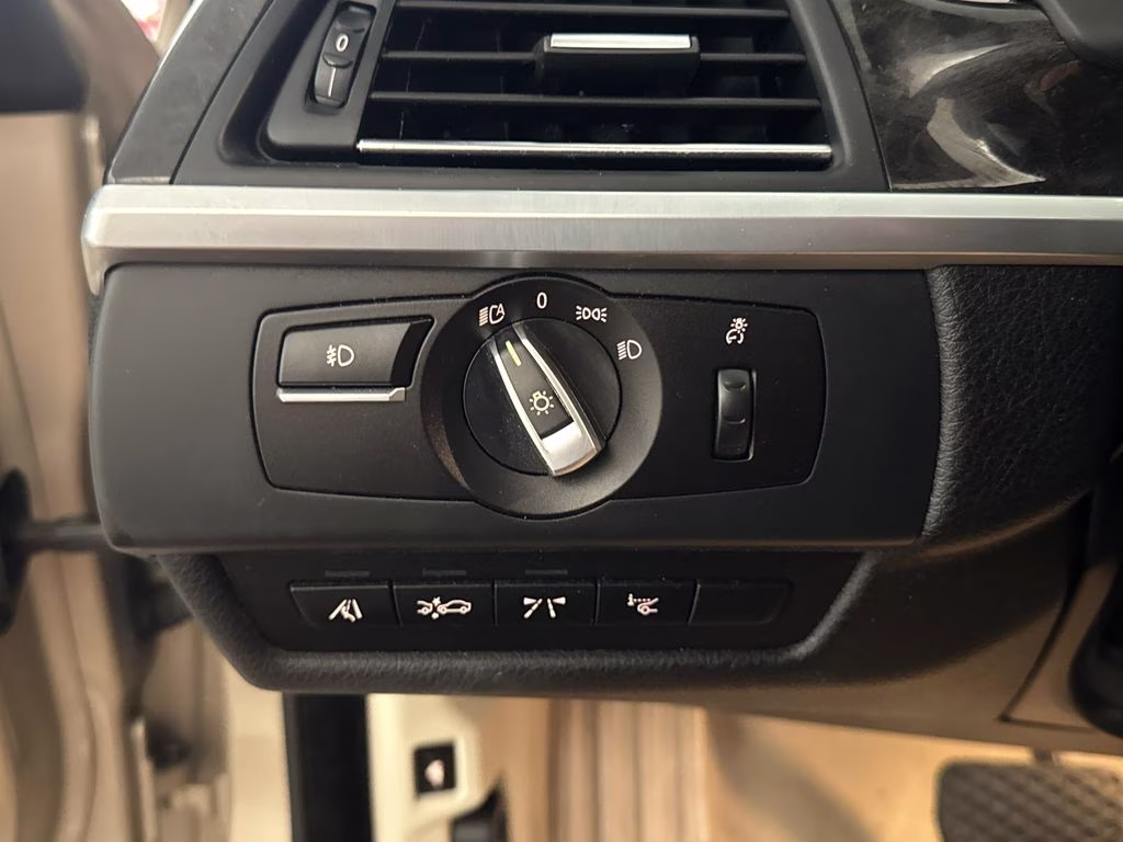2013 Silver Metallic BMW 6 Series 650i RWD Convertible