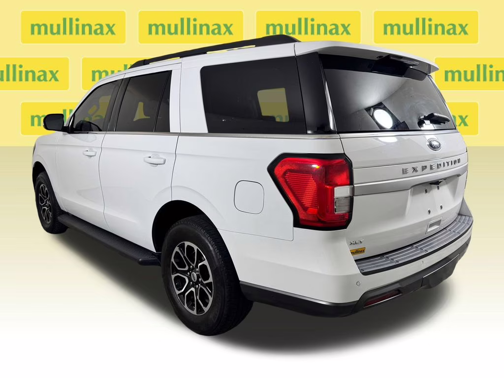 2022 Oxford White Ford Expedition XLT 4X4 SUV