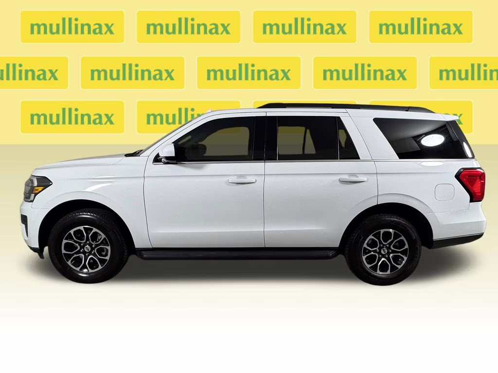 2022 Oxford White Ford Expedition XLT 4X4 SUV