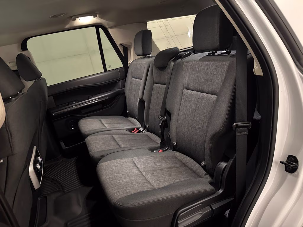 2022 Oxford White Ford Expedition XLT 4X4 SUV