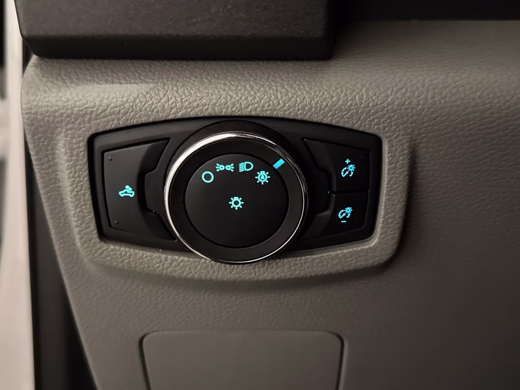 2020 Oxford White Ford Super Duty F-250 SRW XL 4X4 Truck