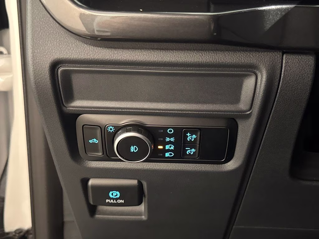 2024 Oxford White Ford F-150 STX 4X4 Truck