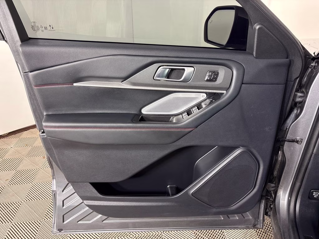 2025 Gray Metallic Ford Explorer ST 4X4 SUV