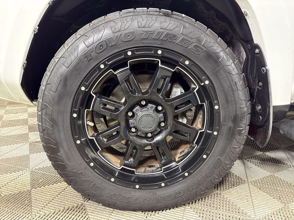 2015 Super White Toyota 4Runner SR5 RWD SUV