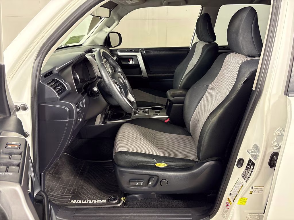 2015 Super White Toyota 4Runner SR5 RWD SUV