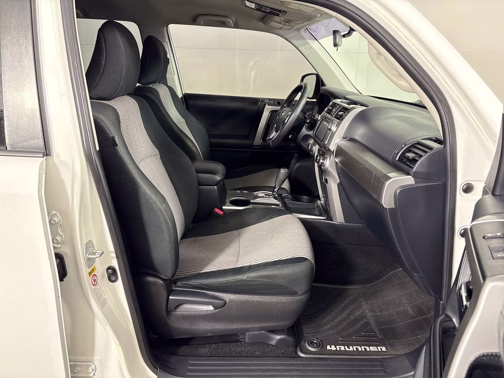 2015 Super White Toyota 4Runner SR5 RWD SUV