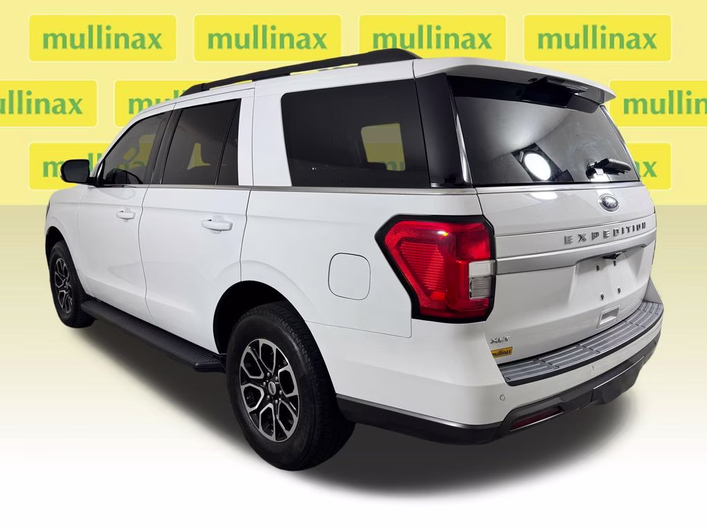 2022 Oxford White Ford Expedition XLT 4X4 SUV
