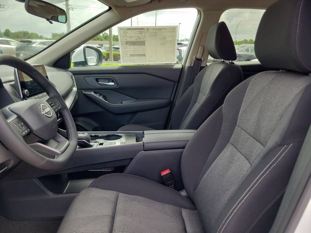 2026 Everest White Pearl Tricoat Nissan Rogue SV FWD SUV