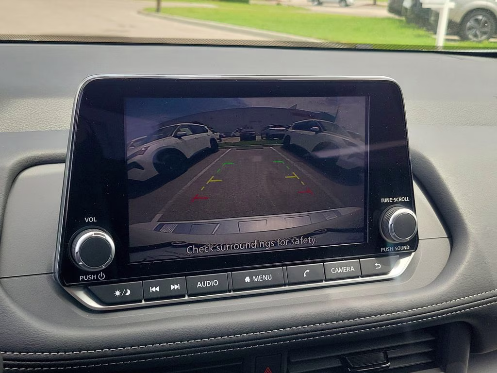 2026 Everest White Pearl Tricoat Nissan Rogue SV FWD SUV