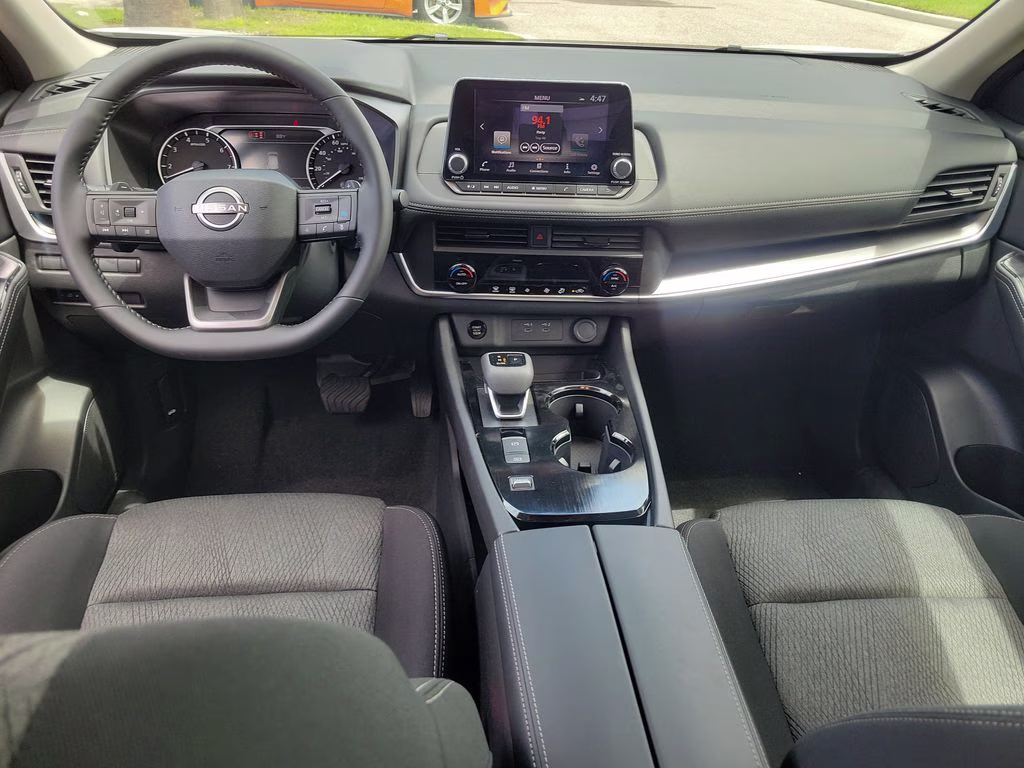 2026 Everest White Pearl Tricoat Nissan Rogue SV FWD SUV