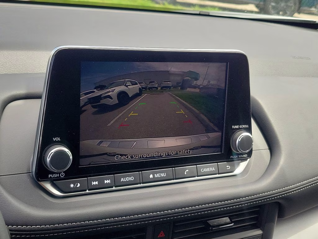 2026 Everest White Pearl Tricoat Nissan Rogue SV FWD SUV