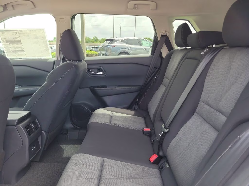 2026 Everest White Pearl Tricoat Nissan Rogue SV FWD SUV