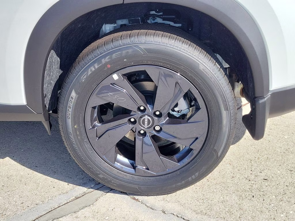 2026 Everest White Pearl Tricoat Nissan Rogue SV FWD SUV