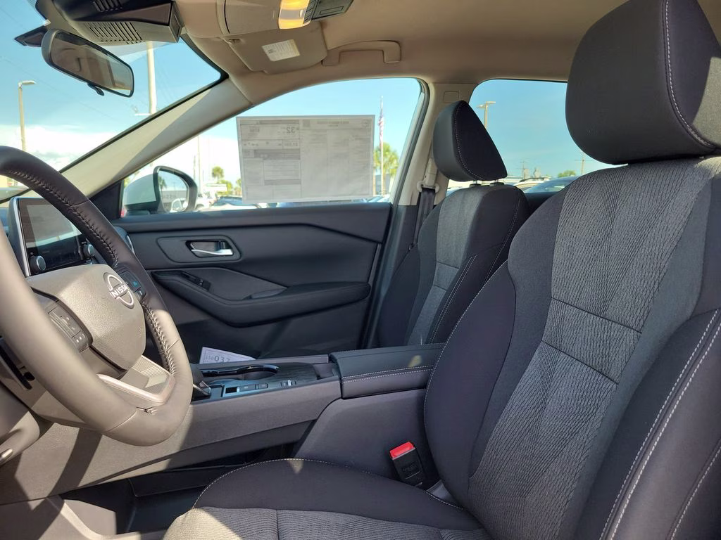 2026 Everest White Pearl Tricoat Nissan Rogue SV FWD SUV