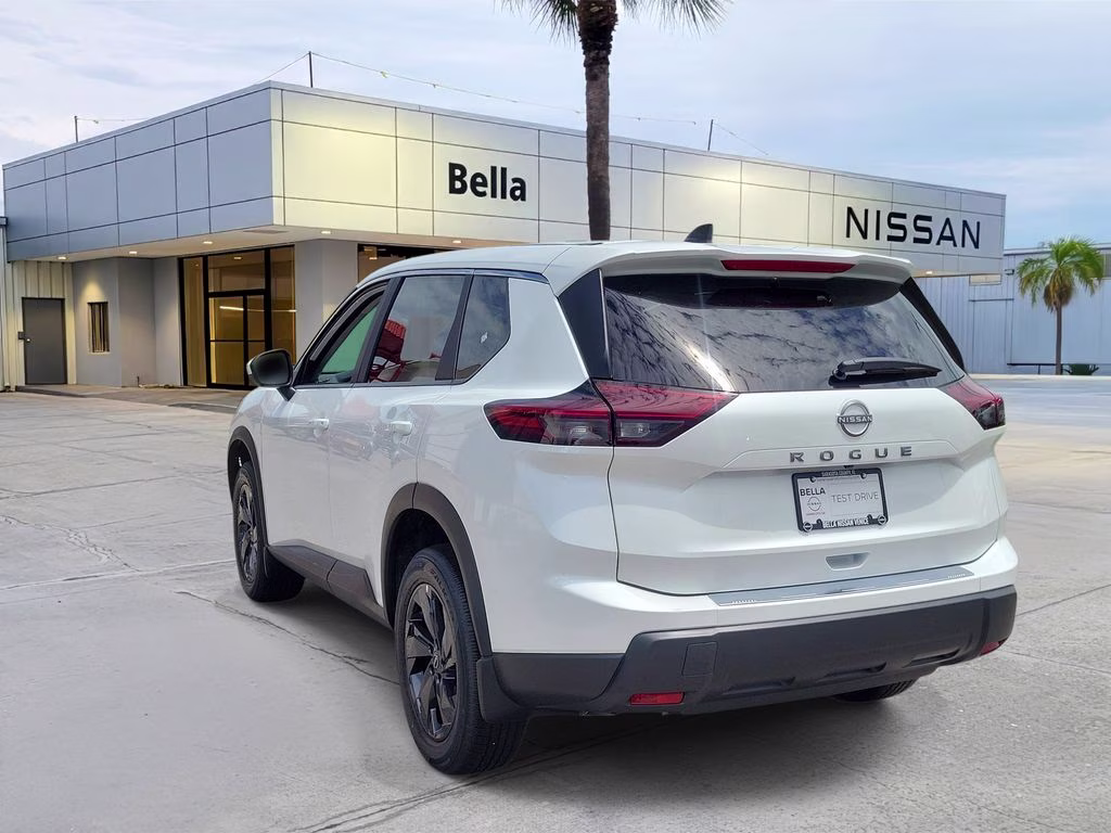 2026 Everest White Pearl Tricoat Nissan Rogue SV FWD SUV