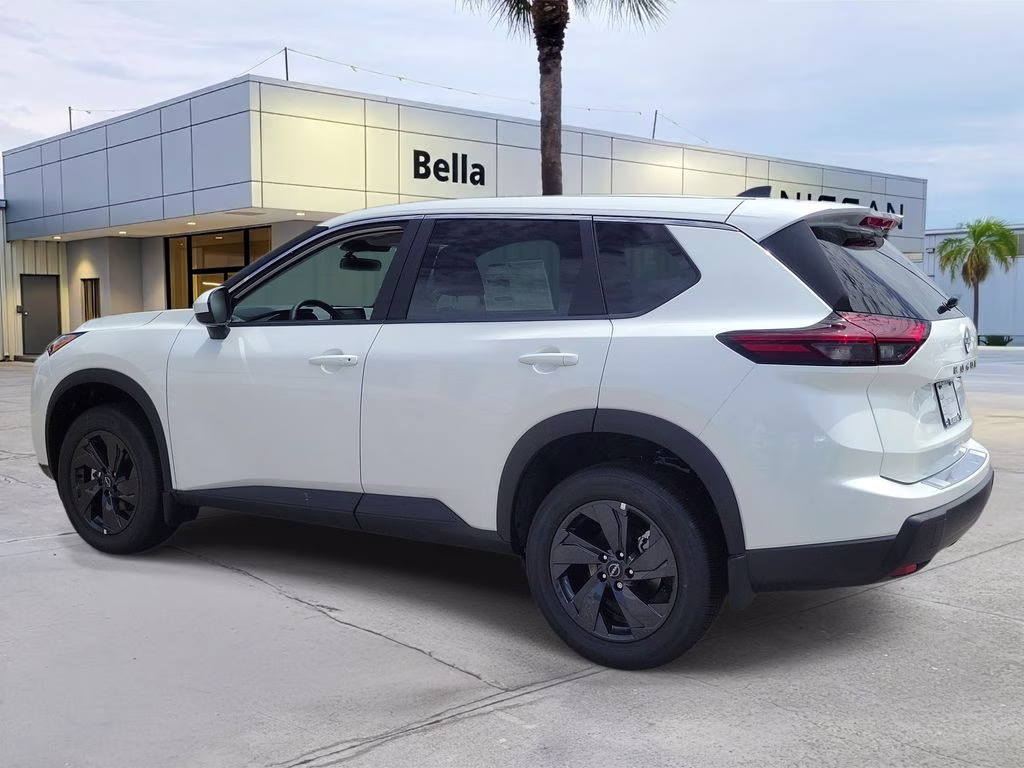 2026 Everest White Pearl Tricoat Nissan Rogue SV FWD SUV