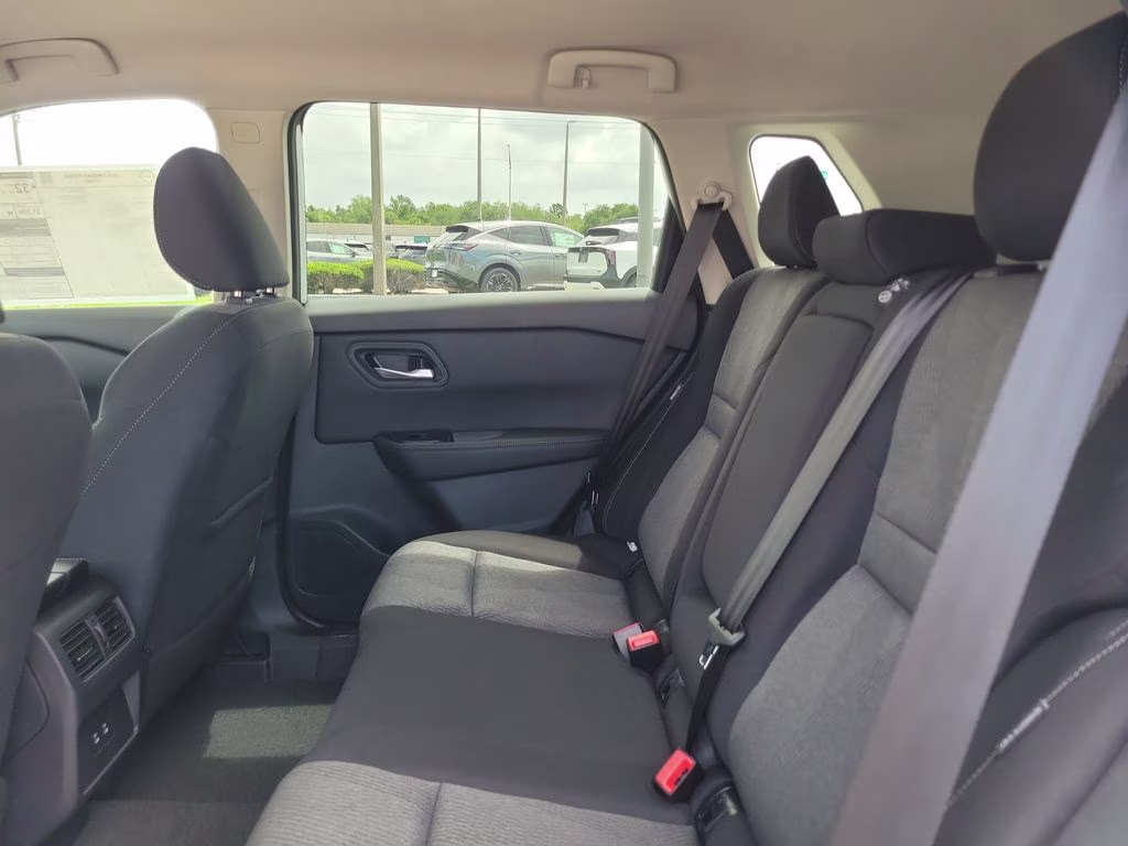 2026 Everest White Pearl Tricoat Nissan Rogue SV FWD SUV