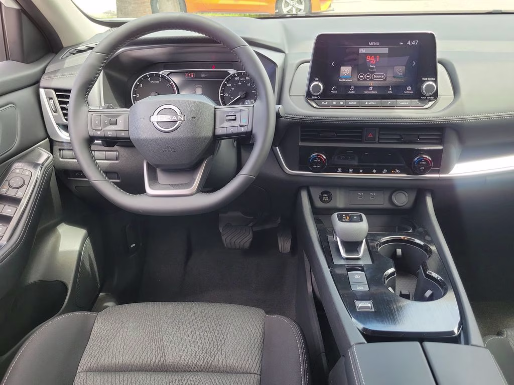 2026 Everest White Pearl Tricoat Nissan Rogue SV FWD SUV