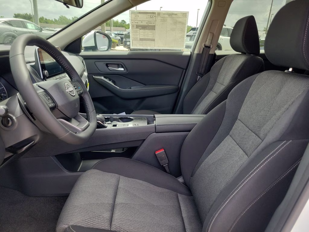 2026 Everest White Pearl Tricoat Nissan Rogue SV FWD SUV