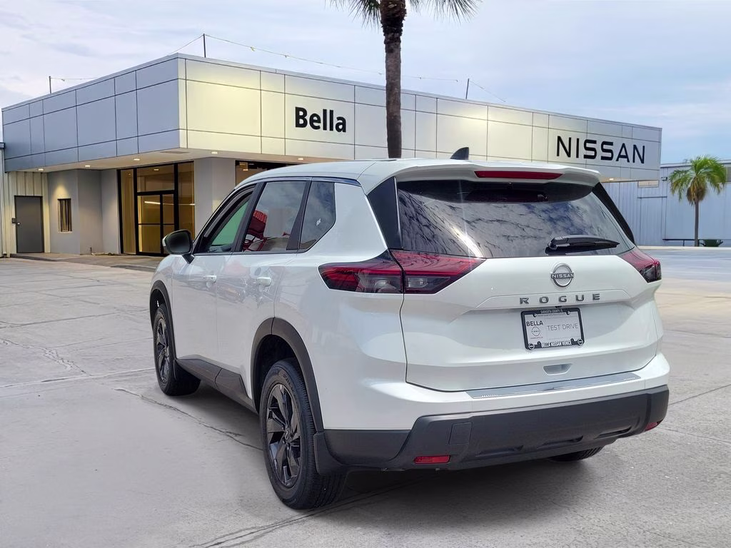 2026 Everest White Pearl Tricoat Nissan Rogue SV FWD SUV