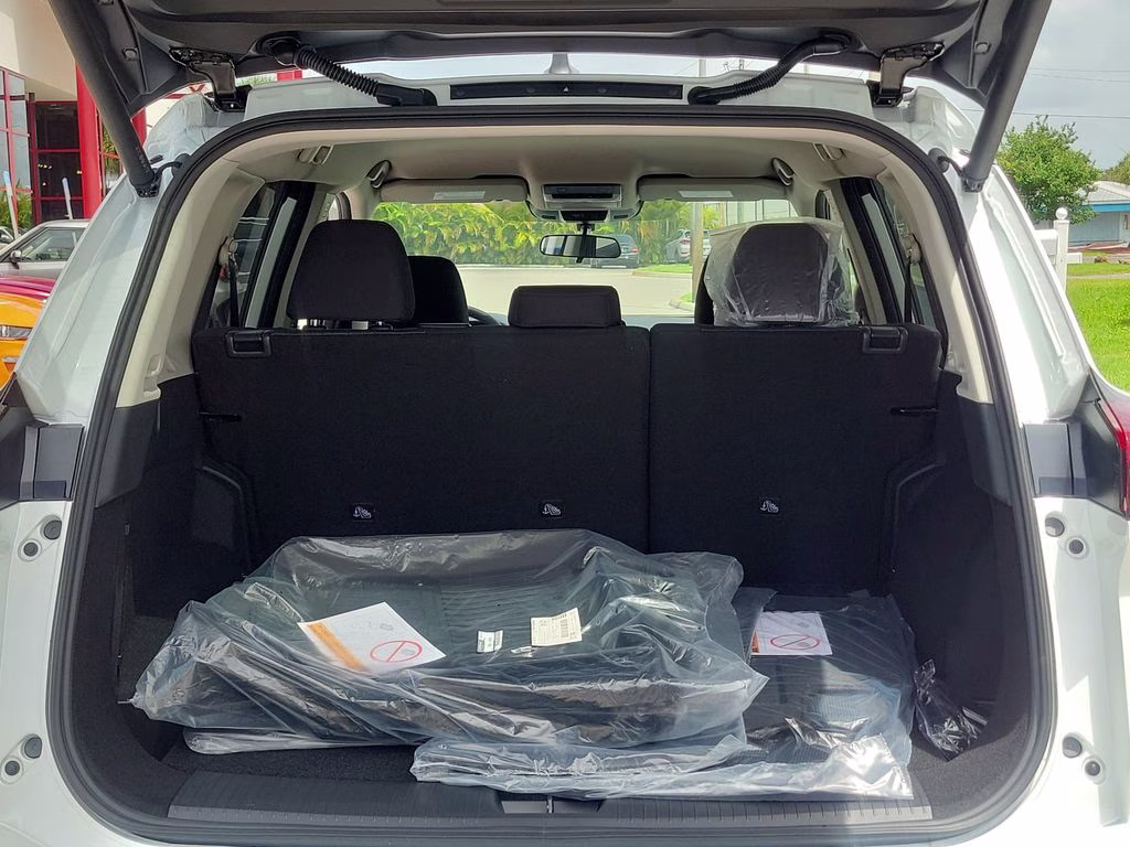 2026 Everest White Pearl Tricoat Nissan Rogue SV FWD SUV