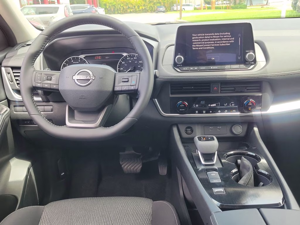2026 Everest White Pearl Tricoat Nissan Rogue SV FWD SUV