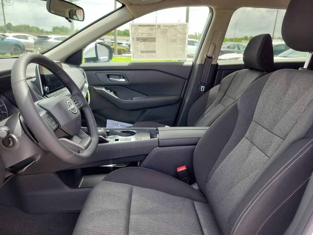 2026 Everest White Pearl Tricoat Nissan Rogue SV FWD SUV