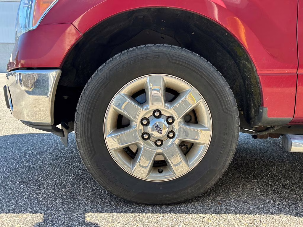 2013 Ruby Red Metallic Tinted Clearcoat Ford F-150 XLT RWD Truck