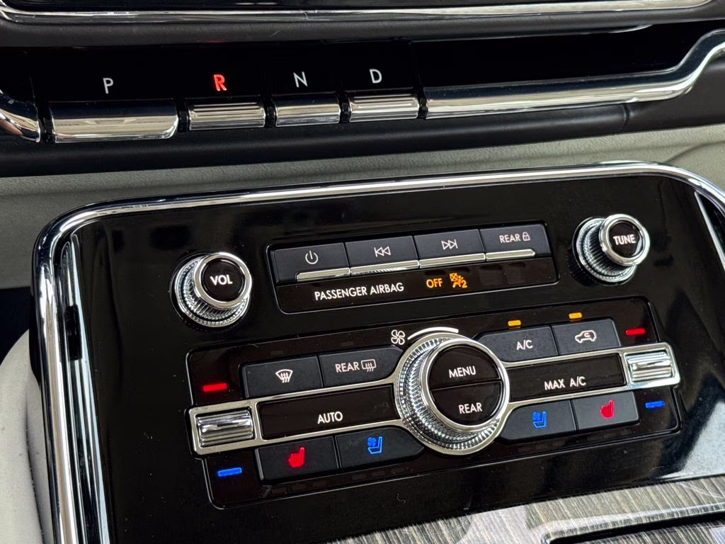 2020 Infinite Black Lincoln Navigator L Black Label 4X4 SUV