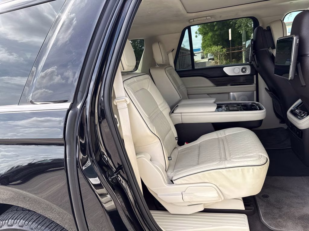 2020 Infinite Black Lincoln Navigator L Black Label 4X4 SUV