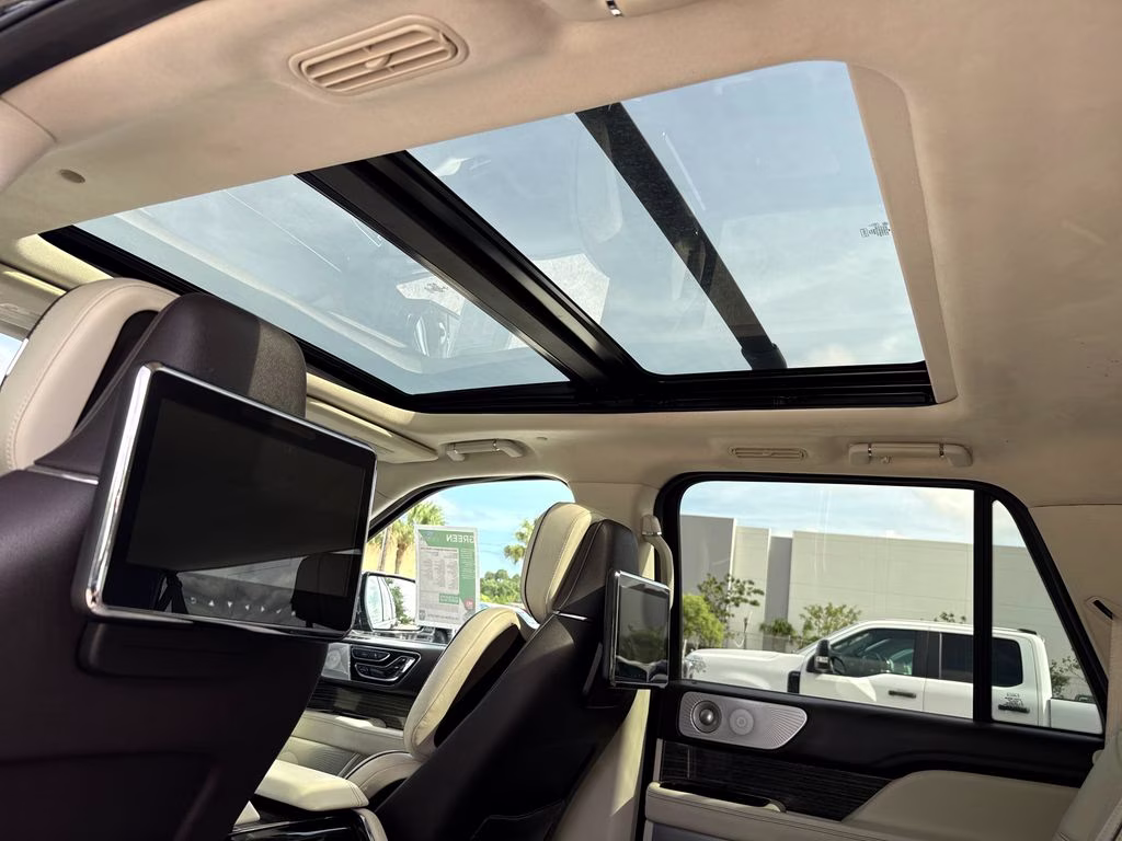 2020 Infinite Black Lincoln Navigator L Black Label 4X4 SUV