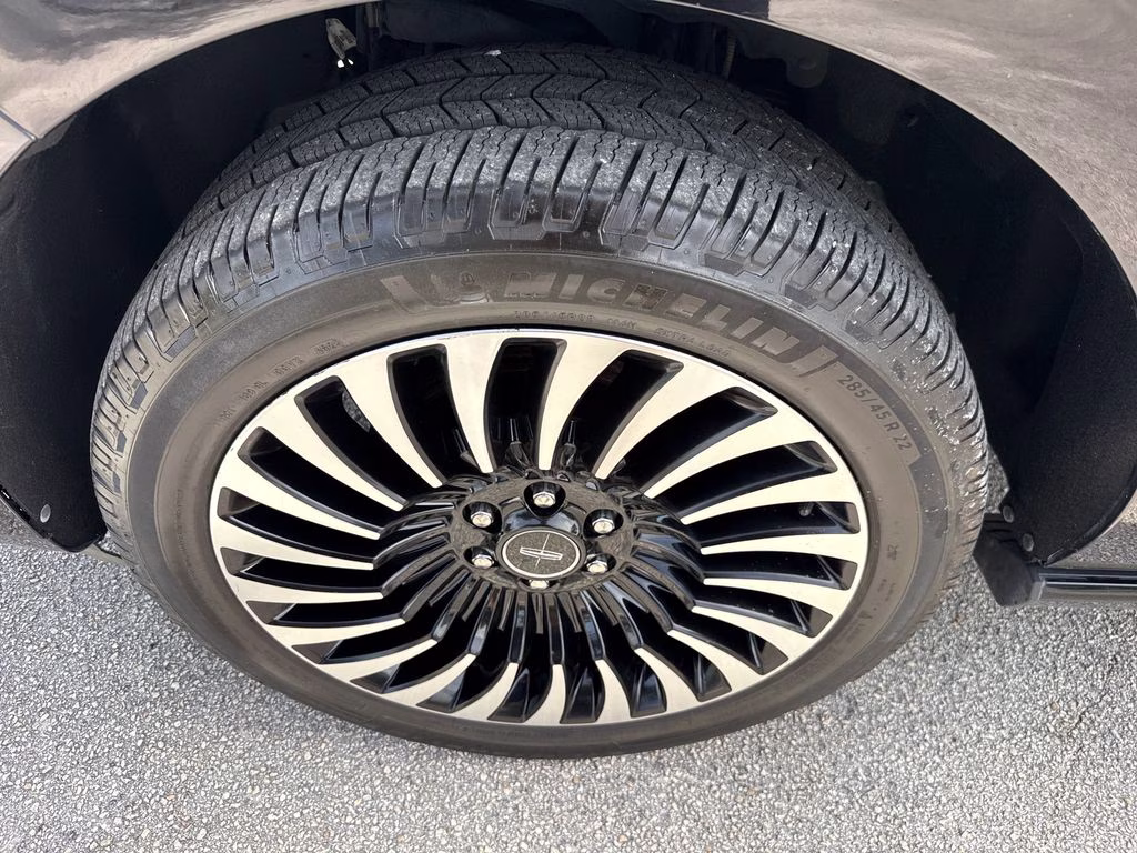 2020 Infinite Black Lincoln Navigator L Black Label 4X4 SUV