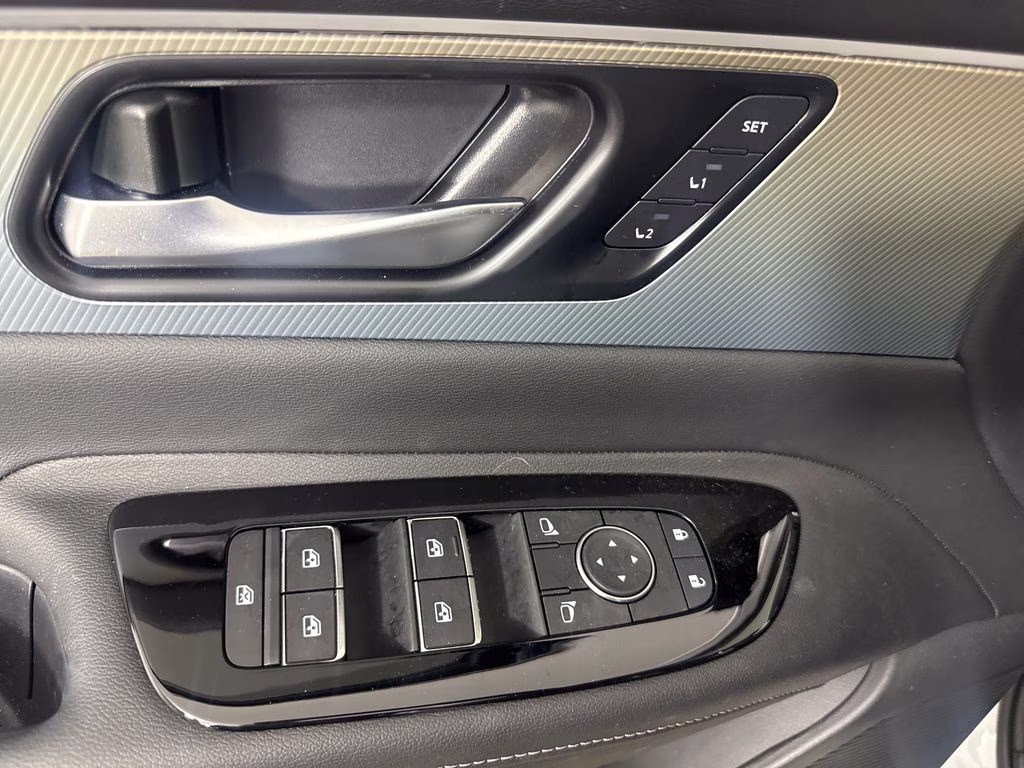 2025 Everest White Pearl Tricoat Nissan Murano SL AWD SUV