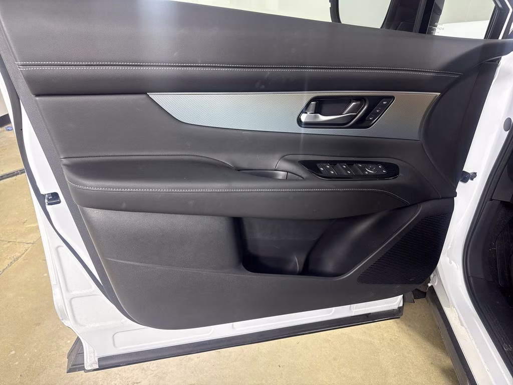 2025 Everest White Pearl Tricoat Nissan Murano SL AWD SUV