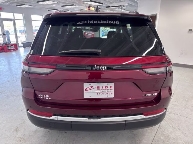 2023 Velvet Red Pearlcoat Jeep Grand Cherokee Limited 4X4 SUV